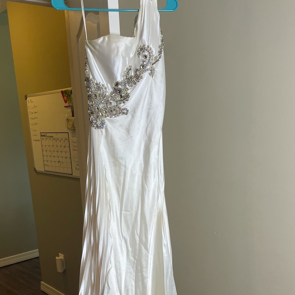 Mac Duggal